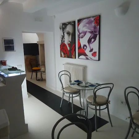 Konukevi Edificio 15 House Elite 4*