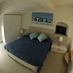 Edificio 15 House Elite