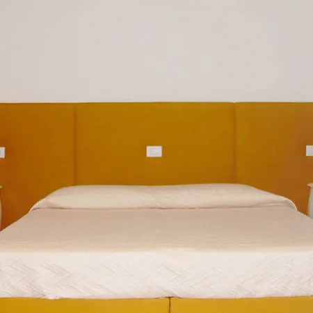 Edificio 15 House Elite Pensionat Rodi Garganico