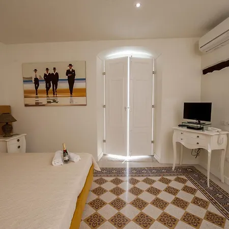 Edificio 15 House Elite