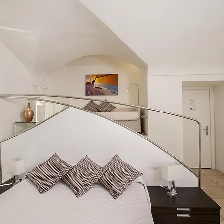 Edificio 15 House Elite