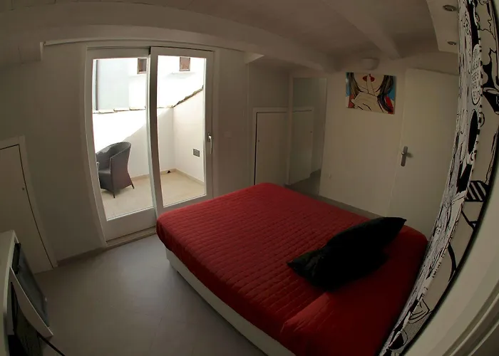 Edificio 15 House Elite